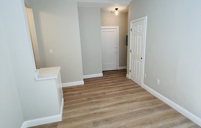 Studio, 1 bath, $2,500, Unit 25