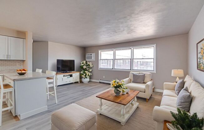 1 bed, 1 bath, 582 sqft, $999, Unit 2347-08