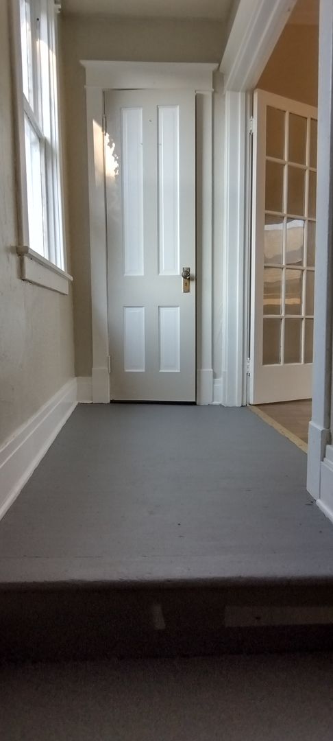3 beds, 1 bath, $1,400, Unit 3