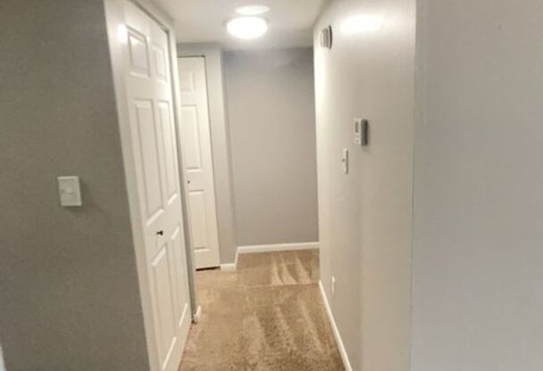 2 beds, 1.5 baths, 900 sqft, $920, Unit 615-301