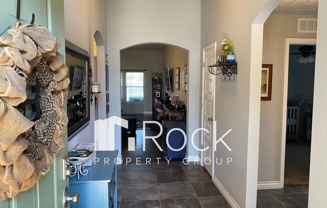 4 beds, 2 baths, $1,900