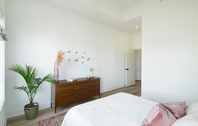 2 beds, 1 bath, 865 sqft, $1,899, Unit Unit 406