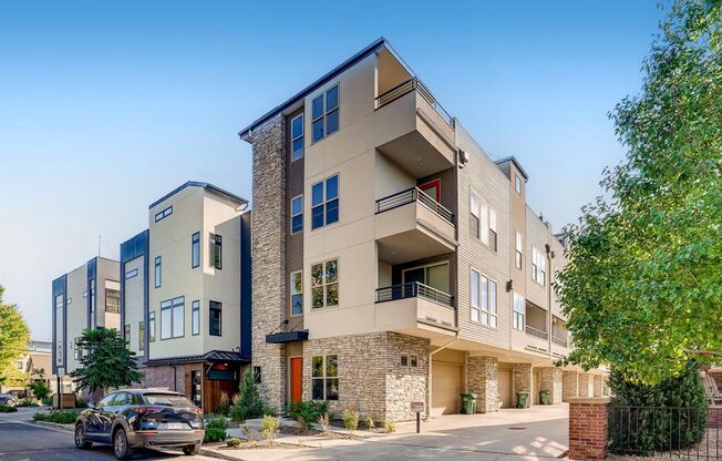 Modern 3-story Townhome | Rooftop Deck + Garage | Prime Old Town Littleton