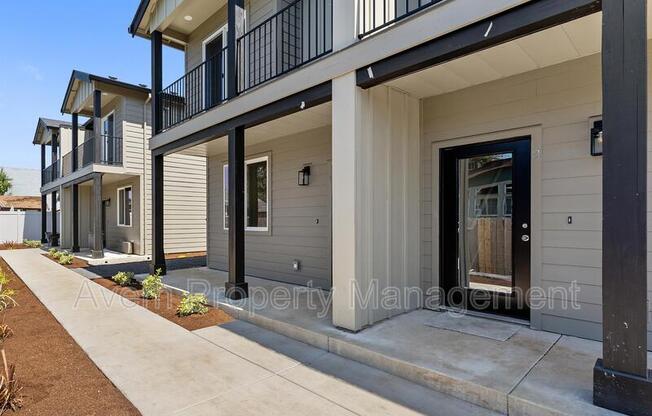 930 MOLALLA AVE