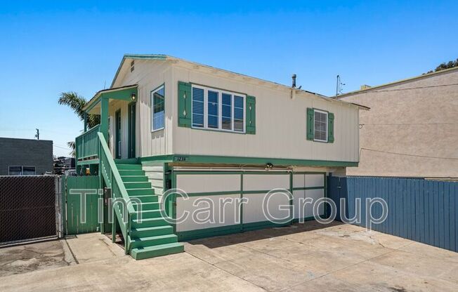 123 E 18 ST