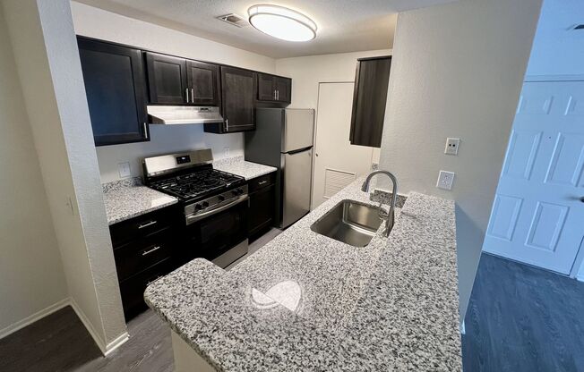 3 beds, 2 baths, 1,150 sqft, $1,625, Unit 27-103