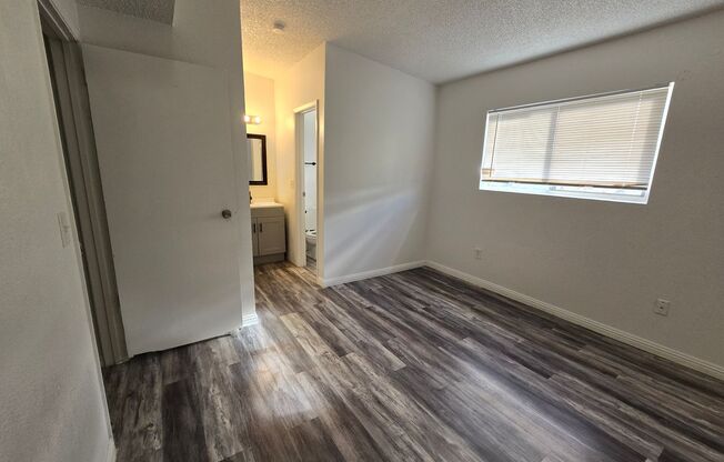 1 bed, 1 bath, $900, Unit 22