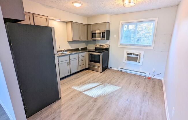 2 beds, 1 bath, $1,200, Unit Apt. 134