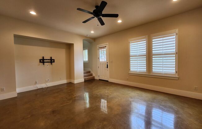 2/2.5/2 Townhome in Town Creek! Fridge, Washer, Dryer Included / Walk to Shopping & Restaurants / NBISD