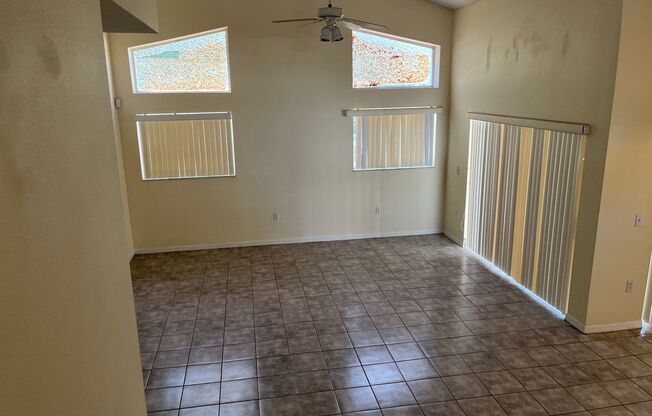 2 Story Home. 3bed/3bath home/bonus room