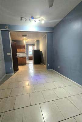 2 beds, 1 bath, 3,000 sqft, $2,700