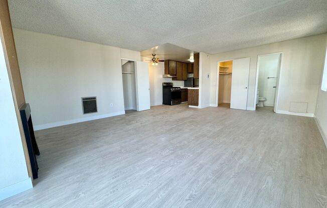 Studio, 1 bath, 375 sqft, $1,950, Unit 34 08