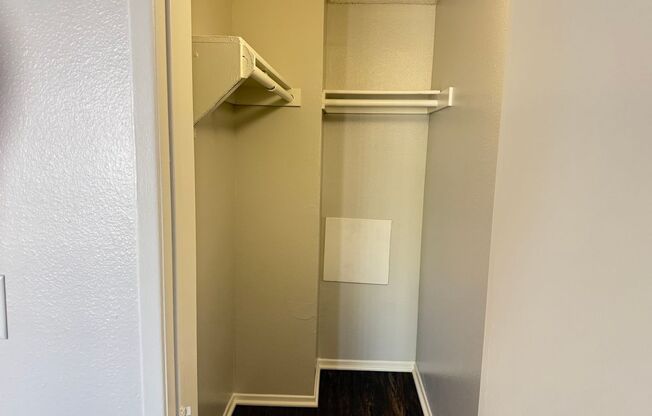 1 bed, 1 bath, 671 sqft, $2,425, Unit 355