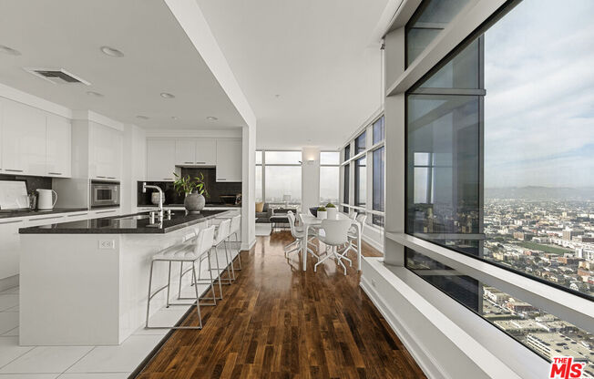 3 beds, 4 baths, 4,250 sqft, $25,000, Unit 47G