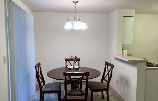 2 beds, 2 baths, 1,030 sqft, $1,735, Unit 512