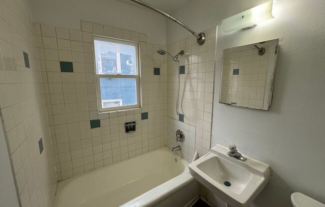 Elm Apartments in Browne's Addition!