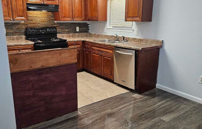 Amazing Renovated Split Level Home For Rent in Convenient Stone Mountain Location!!!!