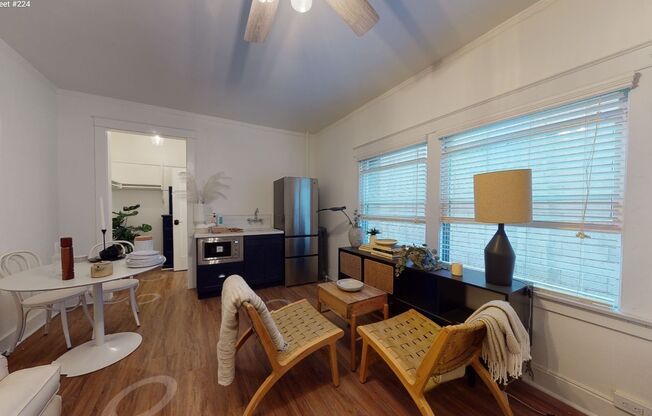 Studio, 1 bath, 350 sqft, $1,500, Unit 324