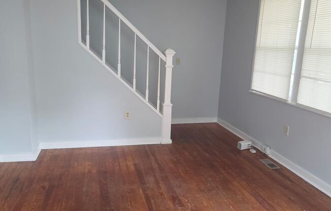 909 Bryan Street - MOVE IN SPECIAL