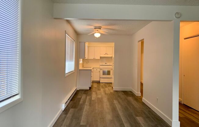 3 beds, 1.5 baths, 1,210 sqft, $1,890, Unit 5