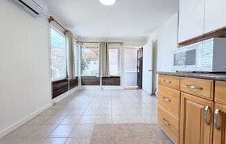 2 Bedroom 1 Bathroom 3 split Acs in Kaimuki 18th Ave!