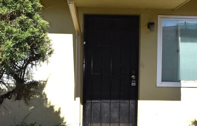 Delaware Street Apartments, 728 A - D (COF)