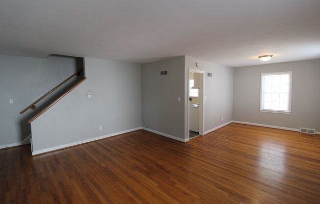 2 Bedroom 1 Bath Duplex In The Waldo Area