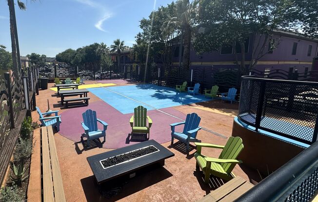 2 beds, 1 bath, 840 sqft, $1,269, Unit 0438