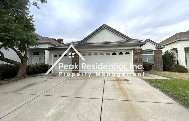 Updated 4bd/2ba Vintage Park Home with 3 Car Garage!