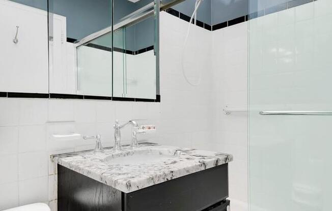210 E 15 ST