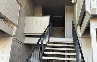 2 beds, 1 bath, $1,600, Unit APARTMENT 214