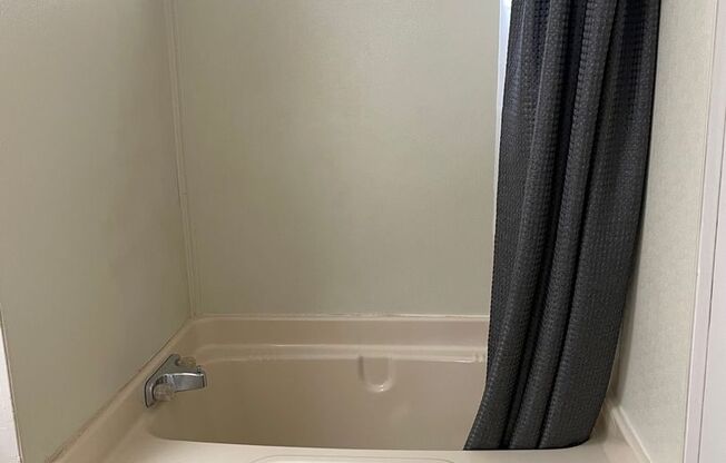 2 beds, 1 bath, $950