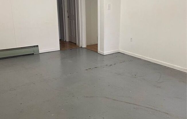 Studio, 1 bath, $550, Unit Unit 8