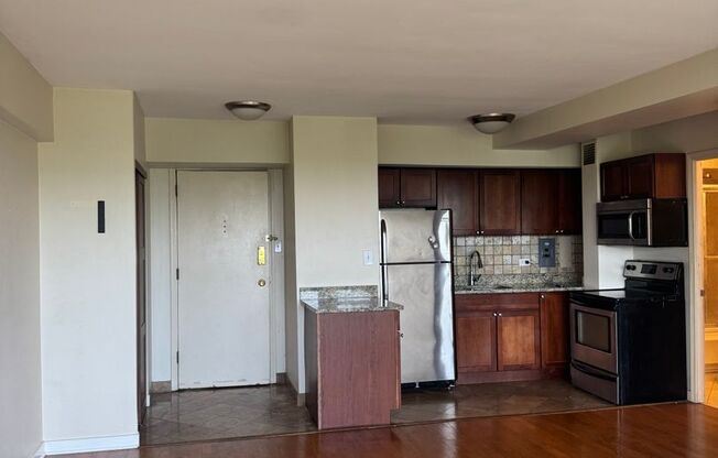 1 bed, 1 bath, 700 sqft, $1,895, Unit 418-0706