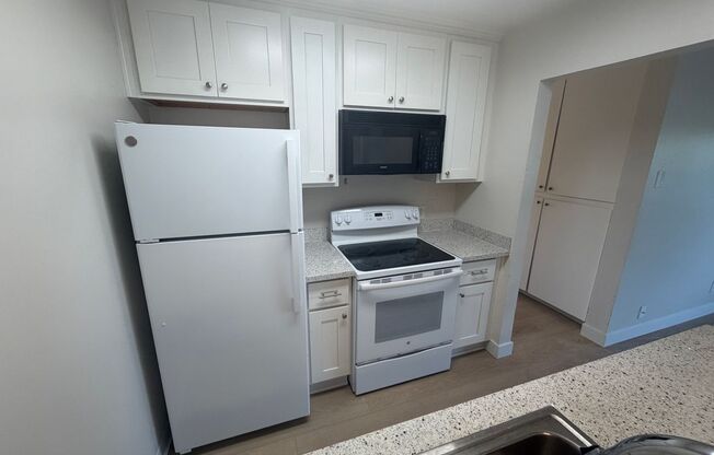 2 beds, 1.5 baths, 840 sqft, $2,975, Unit 240 # 20