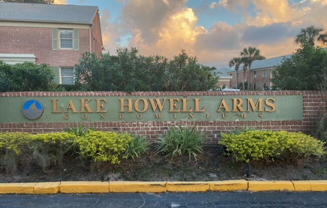 FREE 1ST MONTH RENT Studio Condo on Lake Howell With Boat Launch Lake Access & Pool!