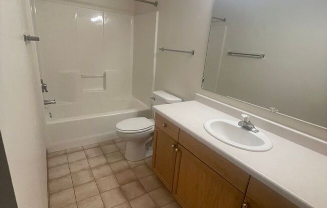 2 beds, 1 bath, 1,116 sqft, $1,210, Unit 1225