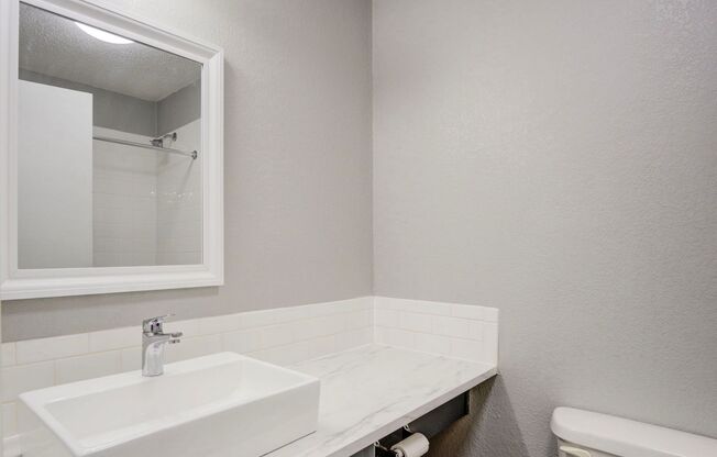 1 bed, 1.5 baths, 798 sqft, $995, Unit 8718-23