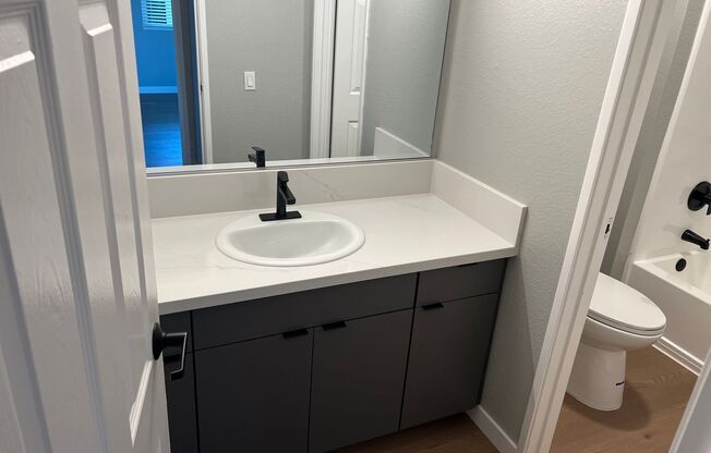 2 beds, 1 bath, 875 sqft, $2,650, Unit 50