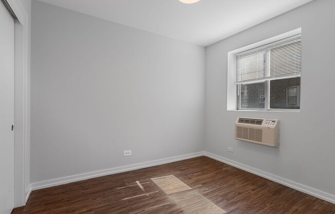 2 beds, 2 baths, $2,400, Unit 414