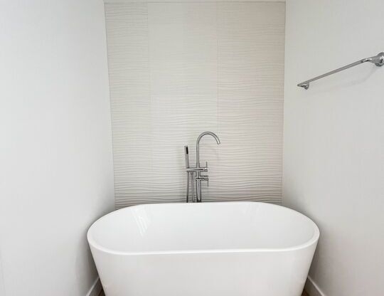 2 beds, 2.5 baths, 2,379 sqft, $7,595, Unit 1405