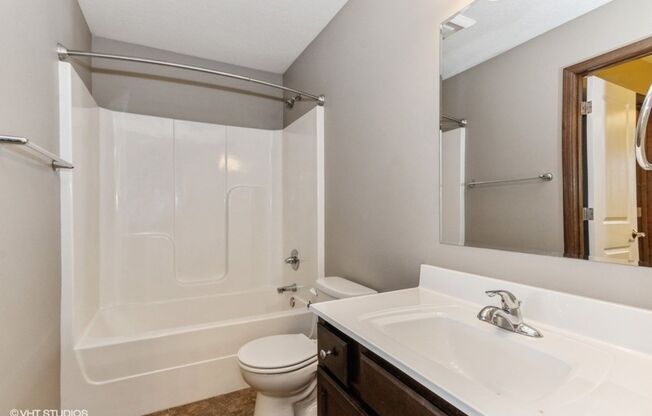 2 beds, 2 baths, $1,395, Unit 1338