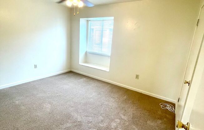 2 beds, 1.5 baths, 972 sqft, $750, Unit 3