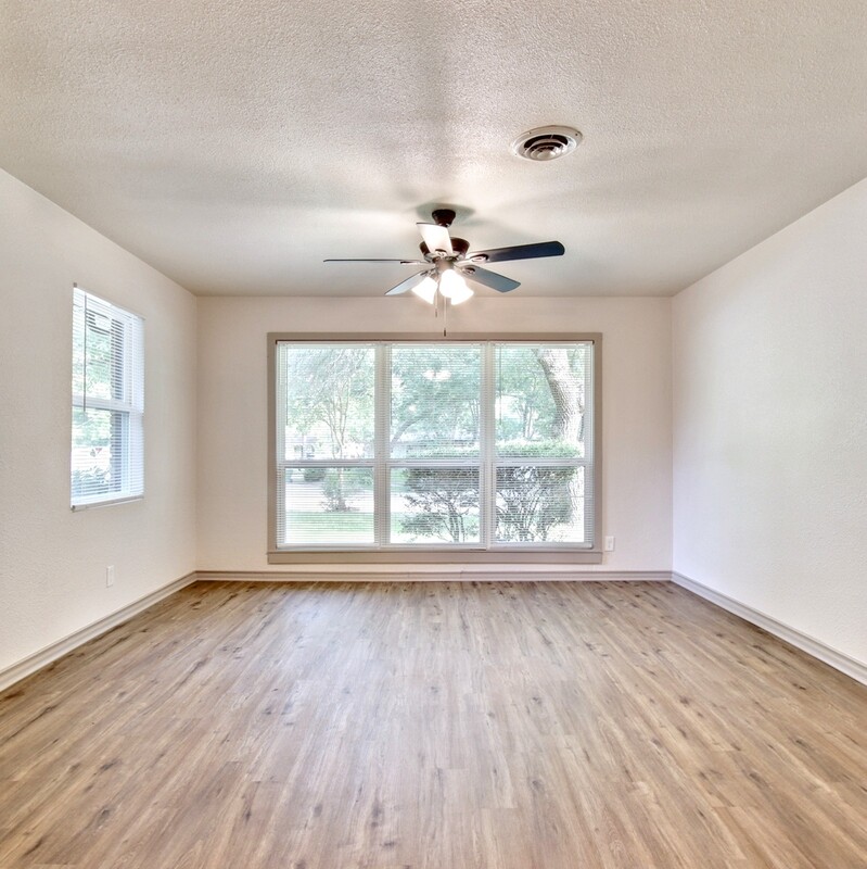 818 BLOSSOM RD
