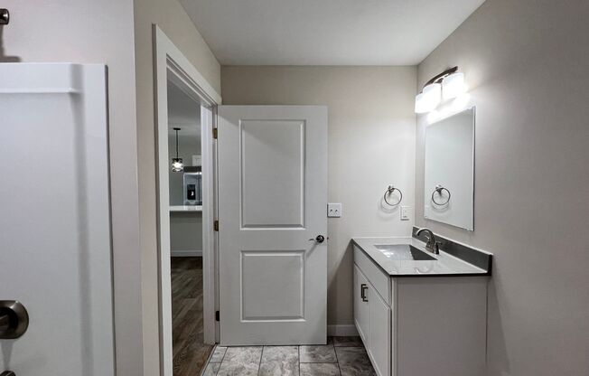 1 bed, 1 bath, 798 sqft, $1,300, Unit Apt 401