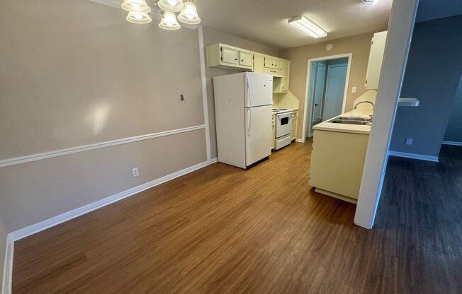 3 beds, 2 baths, $1,549, Unit A