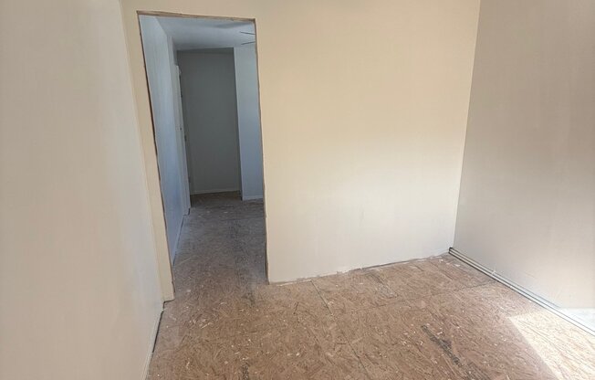 128 61 235 ST