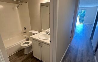 1 bed, 1 bath, 700 sqft, $1,400, Unit C15