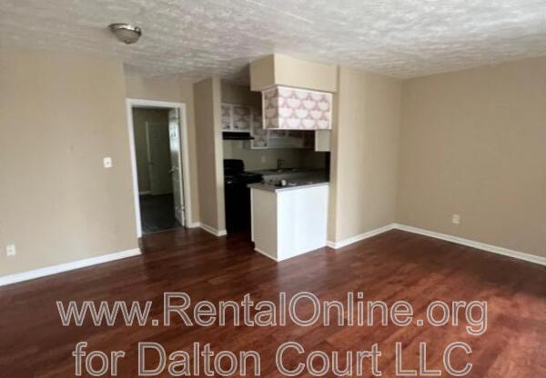1972 Cambridge Drive, Unit 14