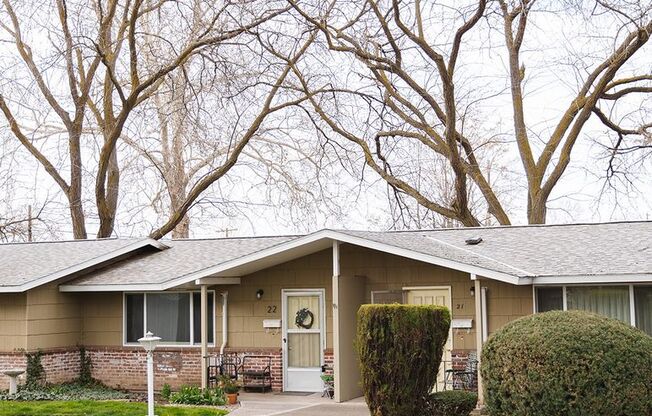 2 beds, 1 bath, 850 sqft, $1,300, Unit 47